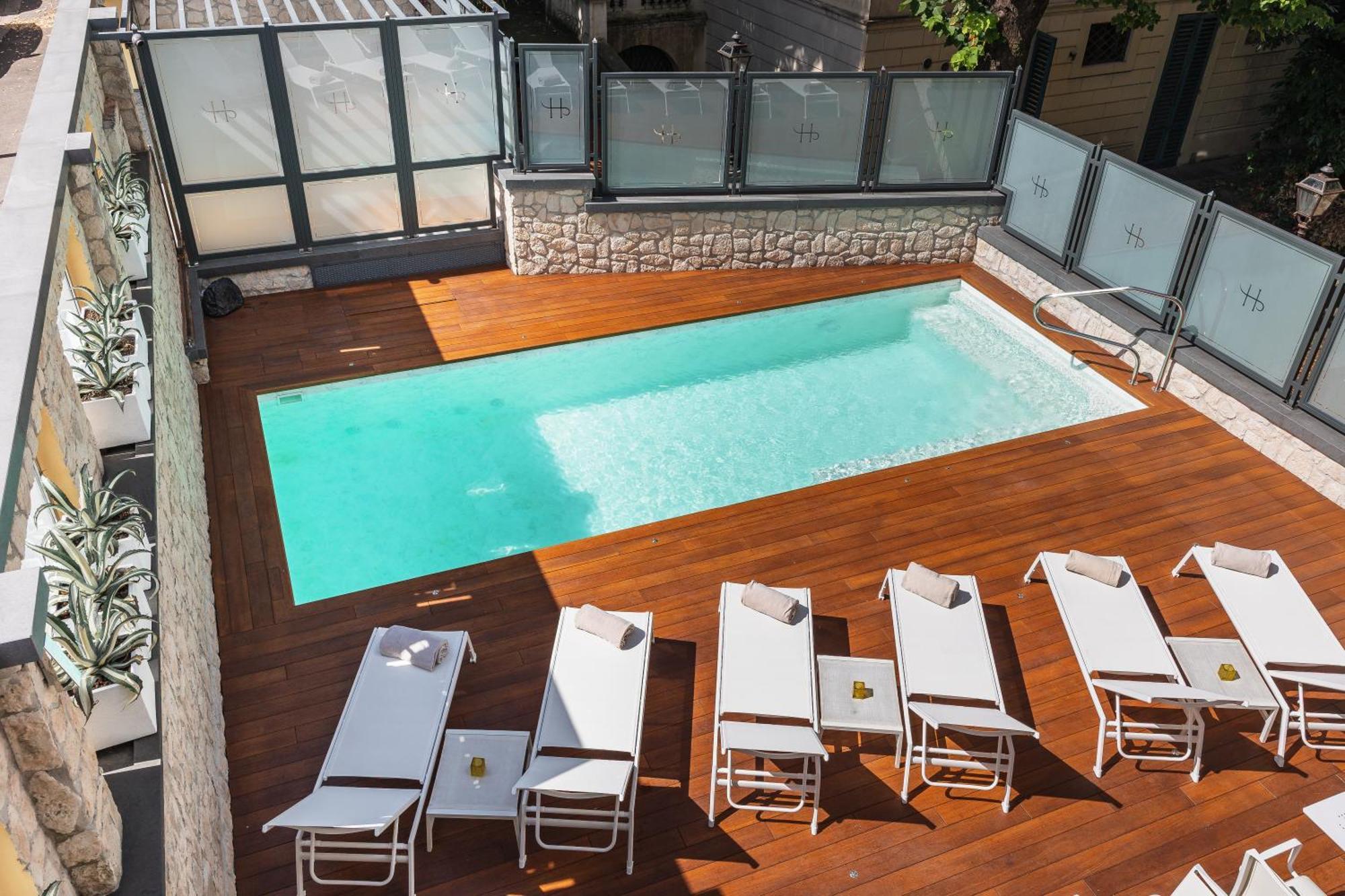 Hotel Lhp River Club